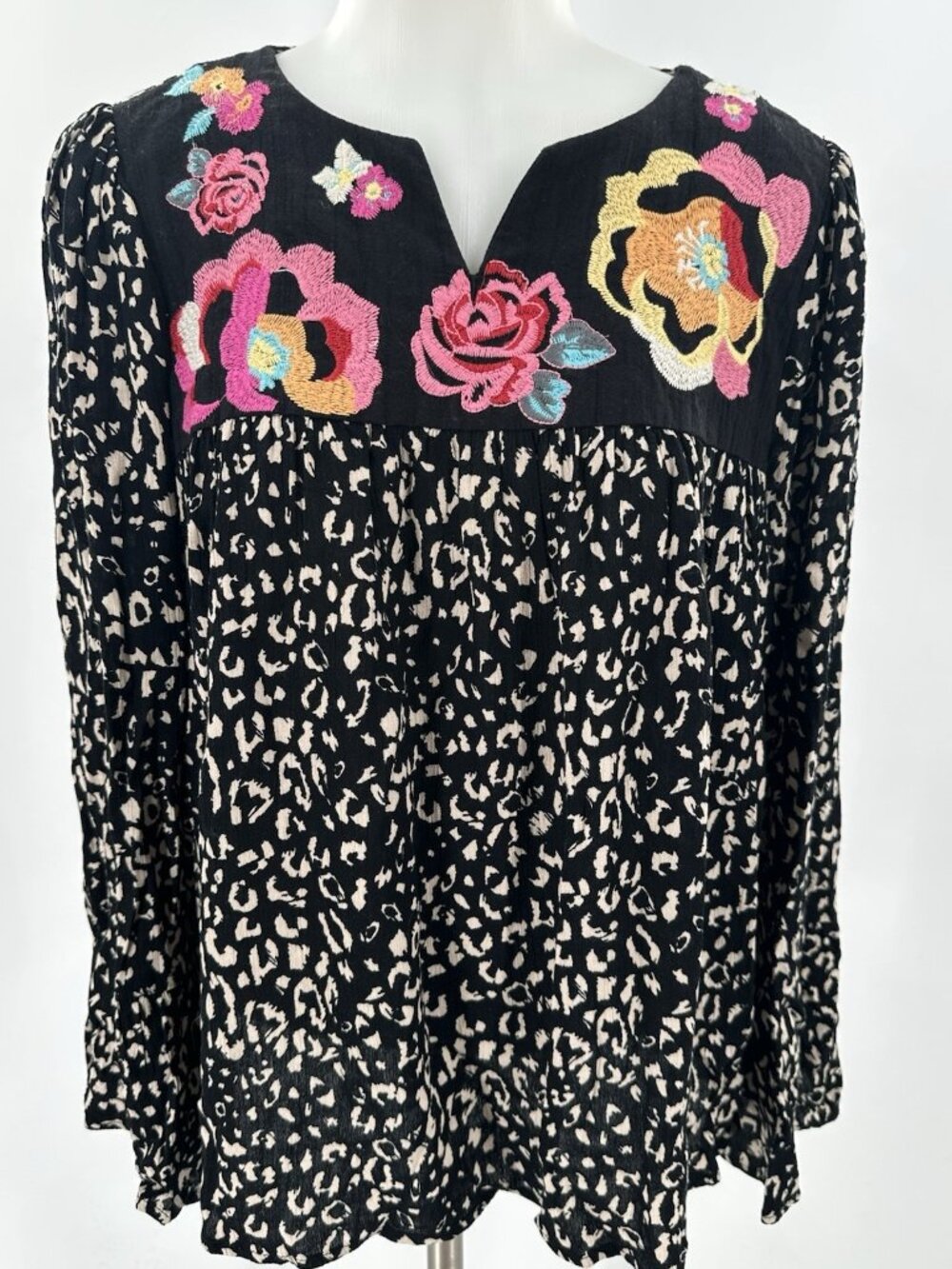 Savanna Jane Black Animal Print Embroidered Peasant Floral Boho Black L/S Small